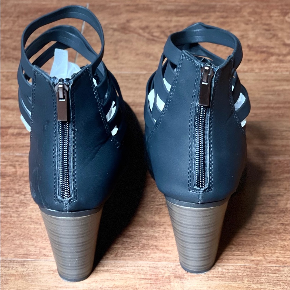 NWOT: Women’s Black Leather Booties - Picture 5 of 7